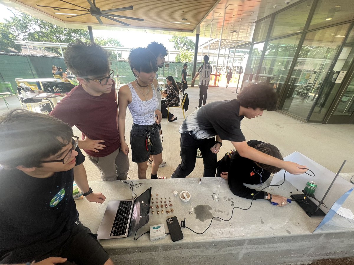 carolin_escobar's tweet photo. Cracking the caloric value of nuts with this amazing @awtyintlschool team for the Group 4 IB project! Collaboration is key when it comes to achieving our goals. #teamwork #IB #scienceproject #awtylearns 🥜🌰" https://t.co/NJZOkSWHcI