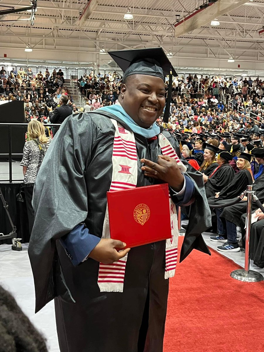 Hawks4Football's tweet photo. Congratulations!! to our Head Coach @KoachWeaver on earning his Masters degree! Coach is an excellent example and Leader for our student-athletes! 
#HawksFly #Leader #HawkNation
🎓📚 https://t.co/UZMdpFtSJB