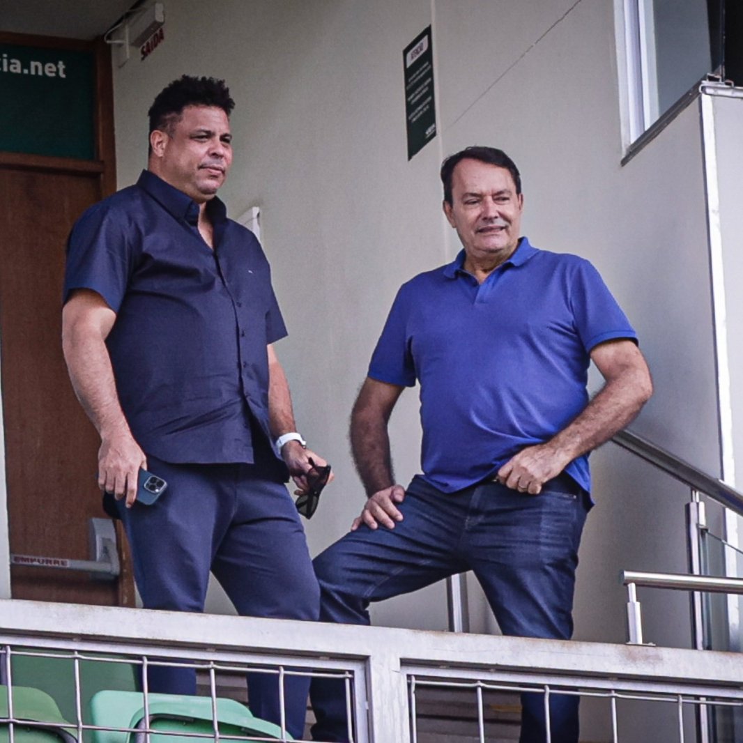 Cruzeiro's tweet photo. Olha aí a dupla que vai acompanhar Cruzeiro x Santos de perto! Respeito máximo 👏 

📸 @staff_images 

#CRUxSAN #FechadoComOCruzeiro https://t.co/gRBTYaQ3XL