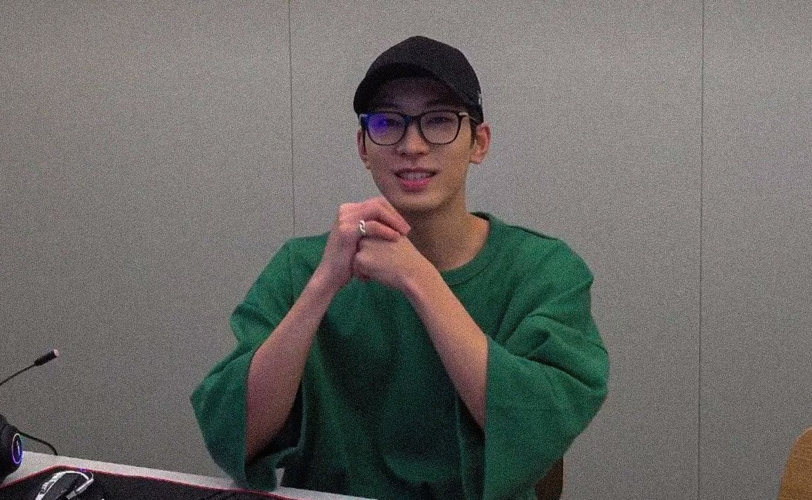 jwonuarchive's tweet photo. #원우 💚 https://t.co/VJ0ySc8izw