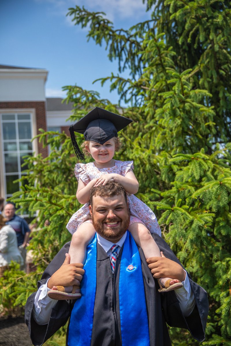 UCumberlands's tweet photo. The 12:30 pm commencement graduates celebrate! One more ceremony to go.
#ucumberlands #cumberlandsgrad #celebrate #grad23 https://t.co/MjIgnDGR2v