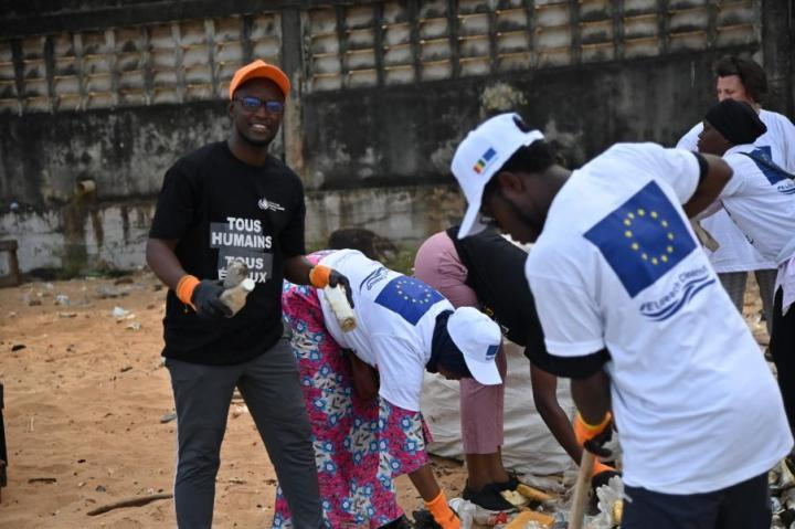 Onudhguinee's tweet photo. Les Volontaires des Nations Unies de @Onudhguinee  approfondissent le respect des droits de l'homme en Guinée.
https://t.co/miqN6uj6np https://t.co/D1Go2SEfuh