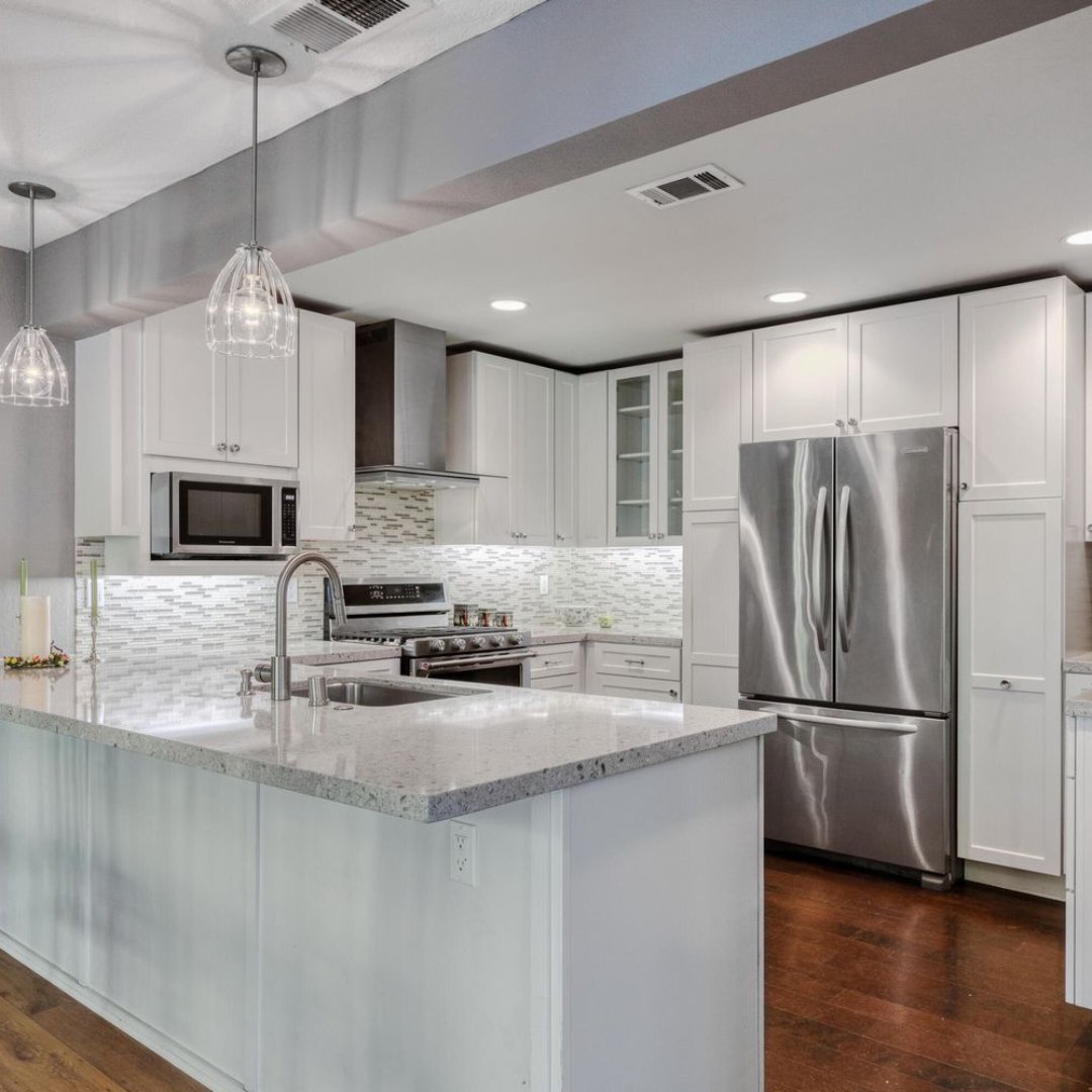 KevinBourland's tweet image. 🍳Cook up a storm in the updated kitchen with stainless steel appliances and plenty of counter space. 

#HomeCooking #StainlessSteelKitchen #CookingGoals