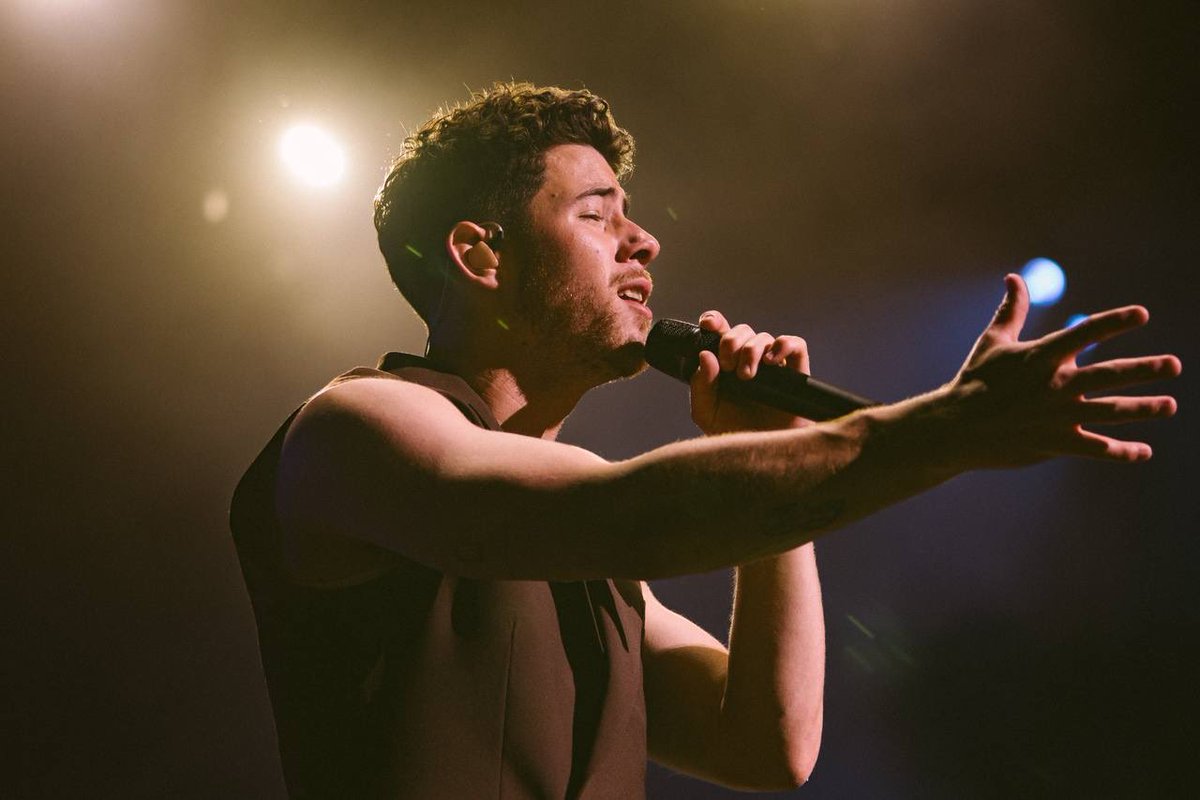 jonasbrothers's tweet photo. Hollywood!! Thanks for coming out and spending the night with us at @hardrockholly ❤️ https://t.co/4TnFeLViOn