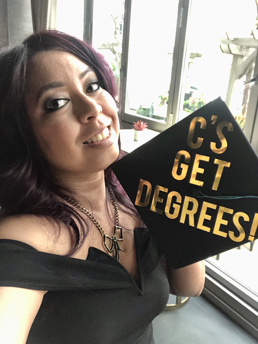 whodoulovenow's tweet image. Quick art project during pre-commencement brunch. #gradccc