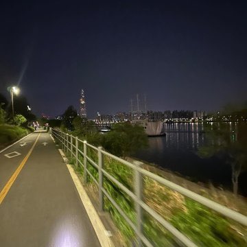 QinArabic's tweet photo. 230506 | صور
تحديث كيو في حساب ذابويز الرسمي عبر الانستقرام:
"🚴‍♂️🌙🌃 

🎧Let me love - Coffe Boy" 
🔗 https://t.co/uwhprKVYeL https://t.co/AEkr7mFZyz