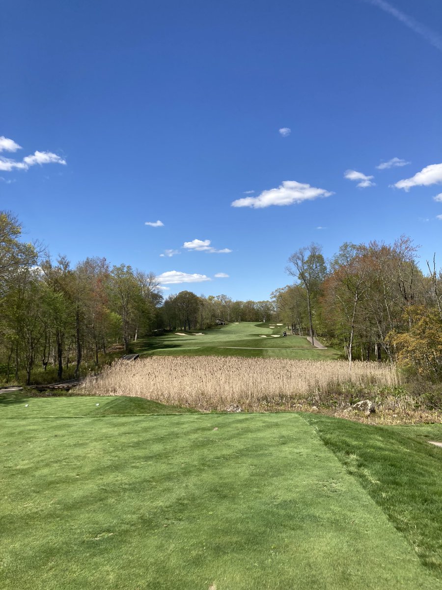 NBAHOGBOY's tweet image. Getting a little bit of tee time for the Bach party. Up $130 on blackjack. Gonna be a fun one. #FoxWoods