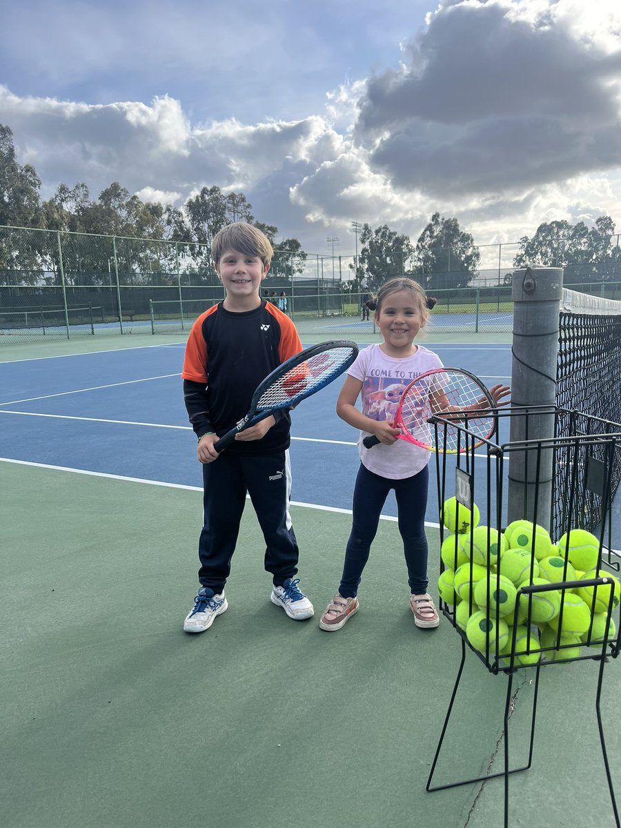 First1Break's tweet photo. Who else is spending time on court this weekend? 🎾✌️Spring season is almost over but we’re still soaking up smiles at practice! 

#USTAFoundation #JuniorTennis #SportForGood #FirstBreakAcademy https://t.co/EEl0plBbKy
