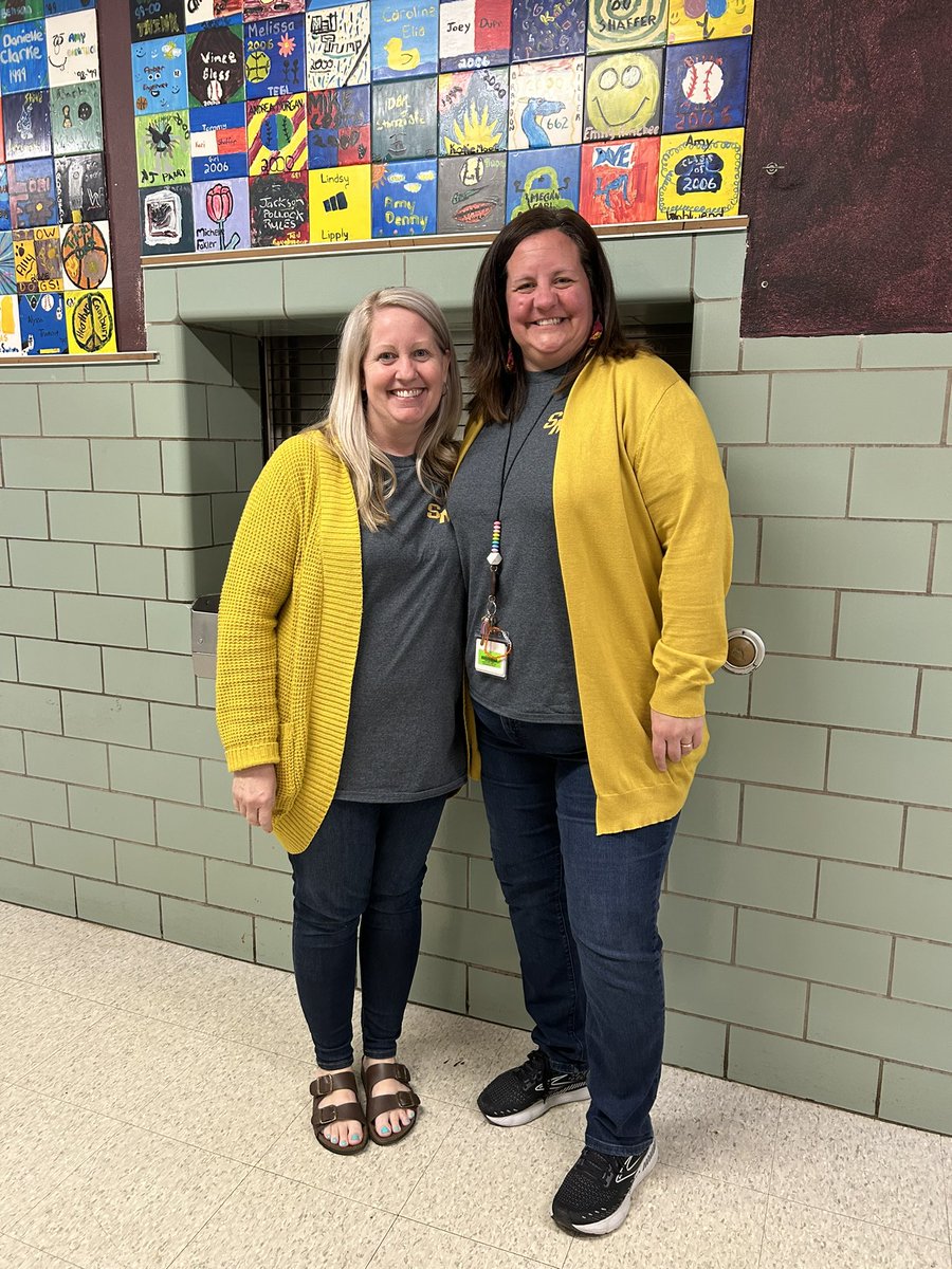 MrsFunai551's tweet photo. When you pass your twin walking down the hall you have to stop and take a picture. 💜 https://t.co/fWvhtt8bjl