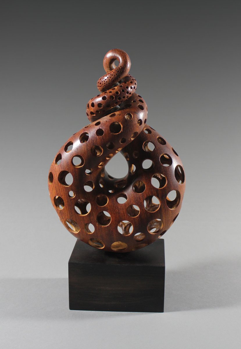 beverly_show's tweet photo. 2 award-winnning sculptors from last October's show will be back!
See Nairi Safaryan in space 225 and Nobe Babayan in space 355.
https://t.co/qZ86jxeDqa
#bhartshowartist
#communitylifebh https://t.co/N41U9s7xbv
