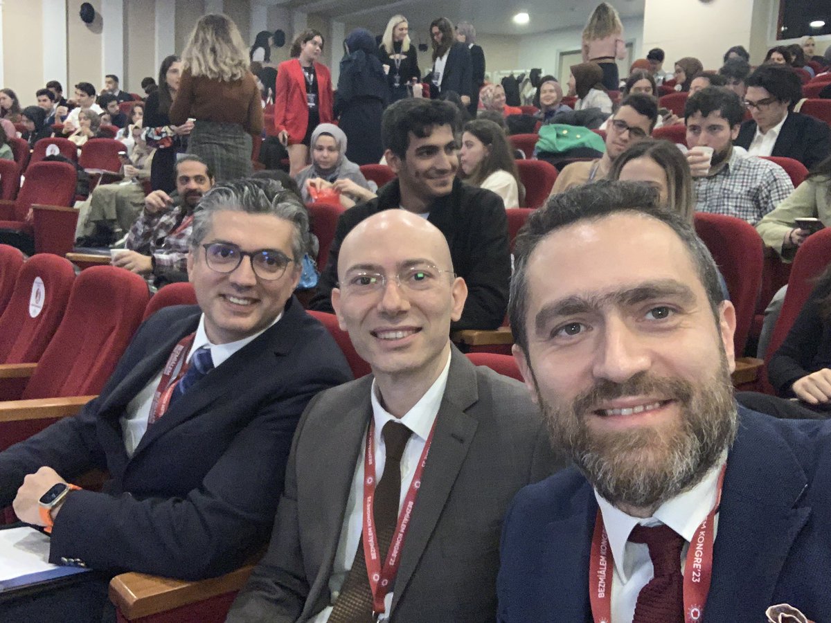 SelcukSilay's tweet photo. Its always a great pleasure to come together with our young&amp;enthusiastic medical students☘️ This time we were @bezmialem with my friends @senad34 @CevperErsoz &amp; @AcademicOner I hope that we could be able to stimulate &amp; inspire some of the young minds 🌹They are the future of 🇹🇷 https://t.co/S9cvRRvIvK