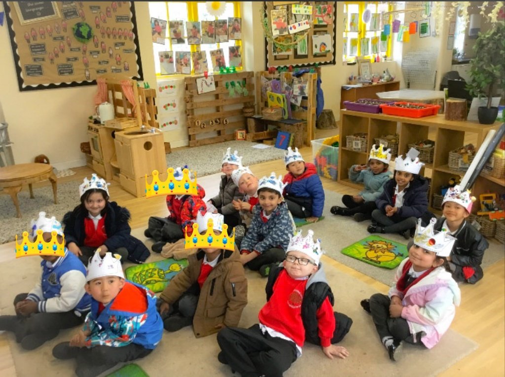 Mrs Radwan tweet media