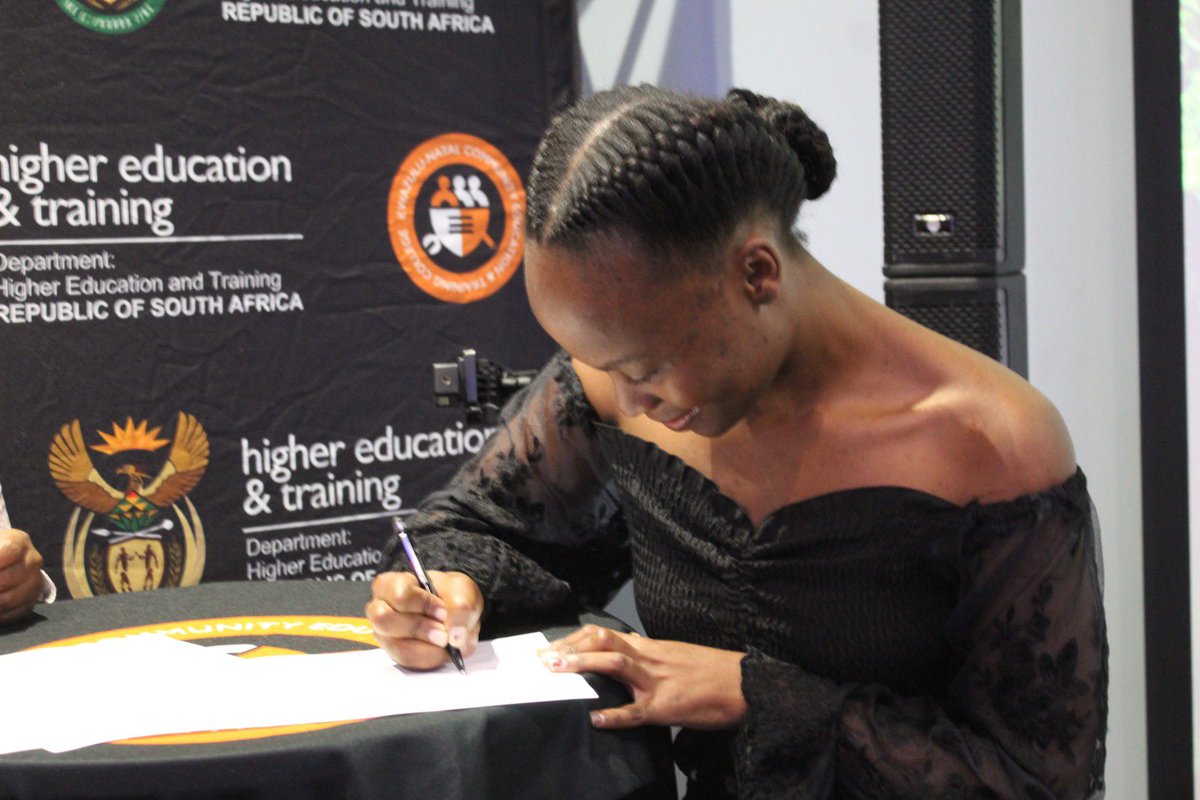HigherEduGovZA's tweet photo. The  newly SRC members for KZN-CET colleges were elected last night at the Capital Pearls Hotel. 

DDG Ms Thembisa Futshane appealed to KZN CET student leaders to encourage their friends, families and neighbours to enrol and study at Community  Colleges.
#SRCCapacityBuilding https://t.co/Vzm74e3HBI