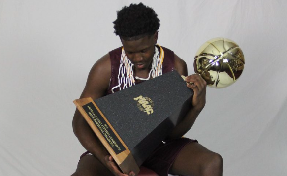 POBScout's tweet photo. 2023 6’8 Sultan Adewale builds “an amazing relationship” with Iona, ultimately commits to program @SultanAdewale12 #PhenomHoops 

Read why #Iona was the place for him: https://t.co/ybaUjpLZ6X https://t.co/xyuarPUlOu