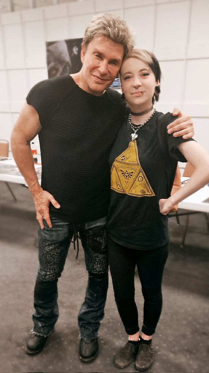 SoneroUzumaki's tweet photo. Today I met @vicmignogna in person at Encounter Con today! Vic has always been a inspiration to me when I was trying to find who I am and to be who I am. He is the nicest person to ever meet. ππ #anime #encountercon #vicmignogna https://t.co/142rXt4Q4i