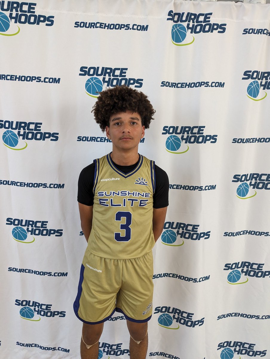 SourceHoops's tweet image. 2027 Kyson Cleveland (Sunshine Elite/Odyssey MS) is an impressive young prospect. He is a skilled young perimeter player with a great motor. Finishes at the rim very well. #SourceHoops #MiamiSpringClassic