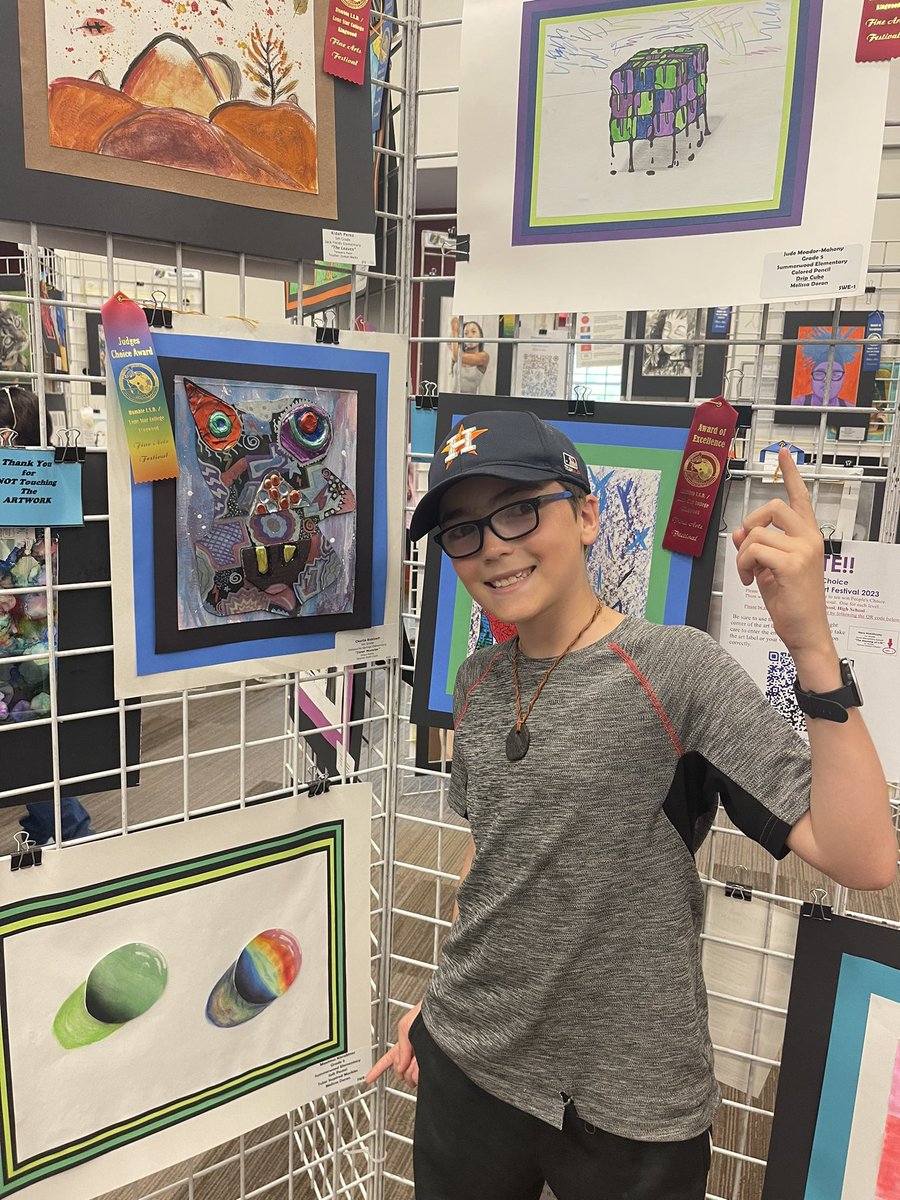 mahony_m's tweet photo. At the Humble ISD Fine Arts Festival - some great looking pieces from our students and others…including one of my kids :) #GoJude

@HumbleISD_Arts @dawgartschs @HumbleISD_SCHS 
@HumbleISD_SWE @VisualArtHumble https://t.co/L5nTdTcfCx