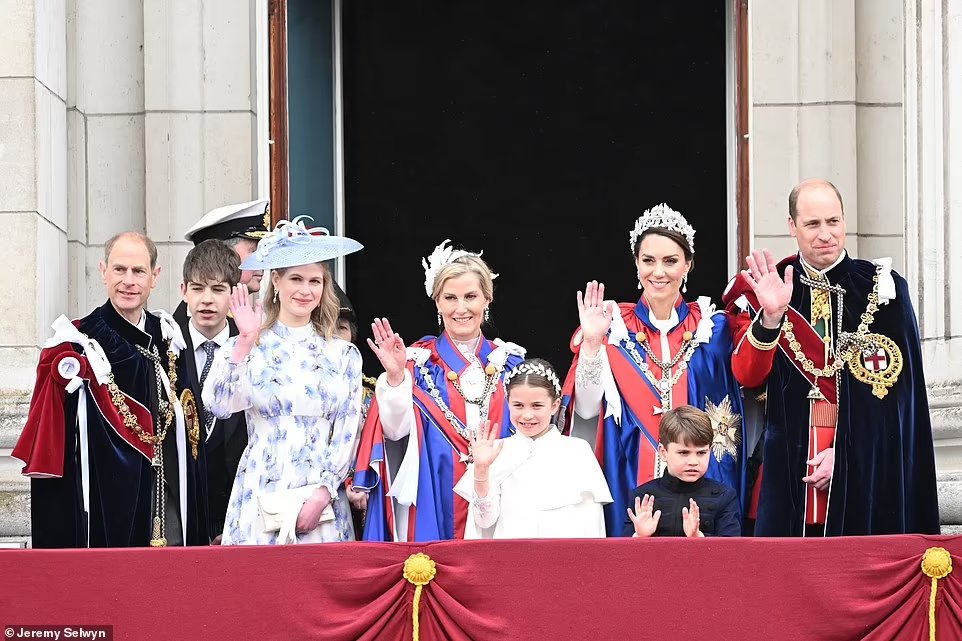 #LadyLouise  #PrincessCharlotte #PrinceLouis #EarlofWessex #PrinceWilliam #PrincessCatherine #PrinceEdward #DuchessSophie #Coronation