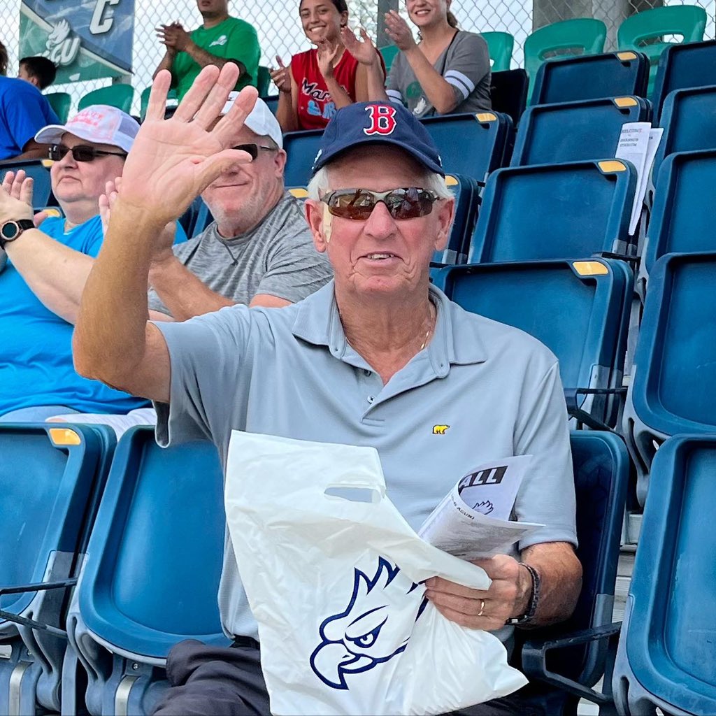 azultheeagle's tweet photo. Sights - from a Saturday at Swanson 😎

#WingsUp 💚💙🤙 https://t.co/v4dQIhTQwB