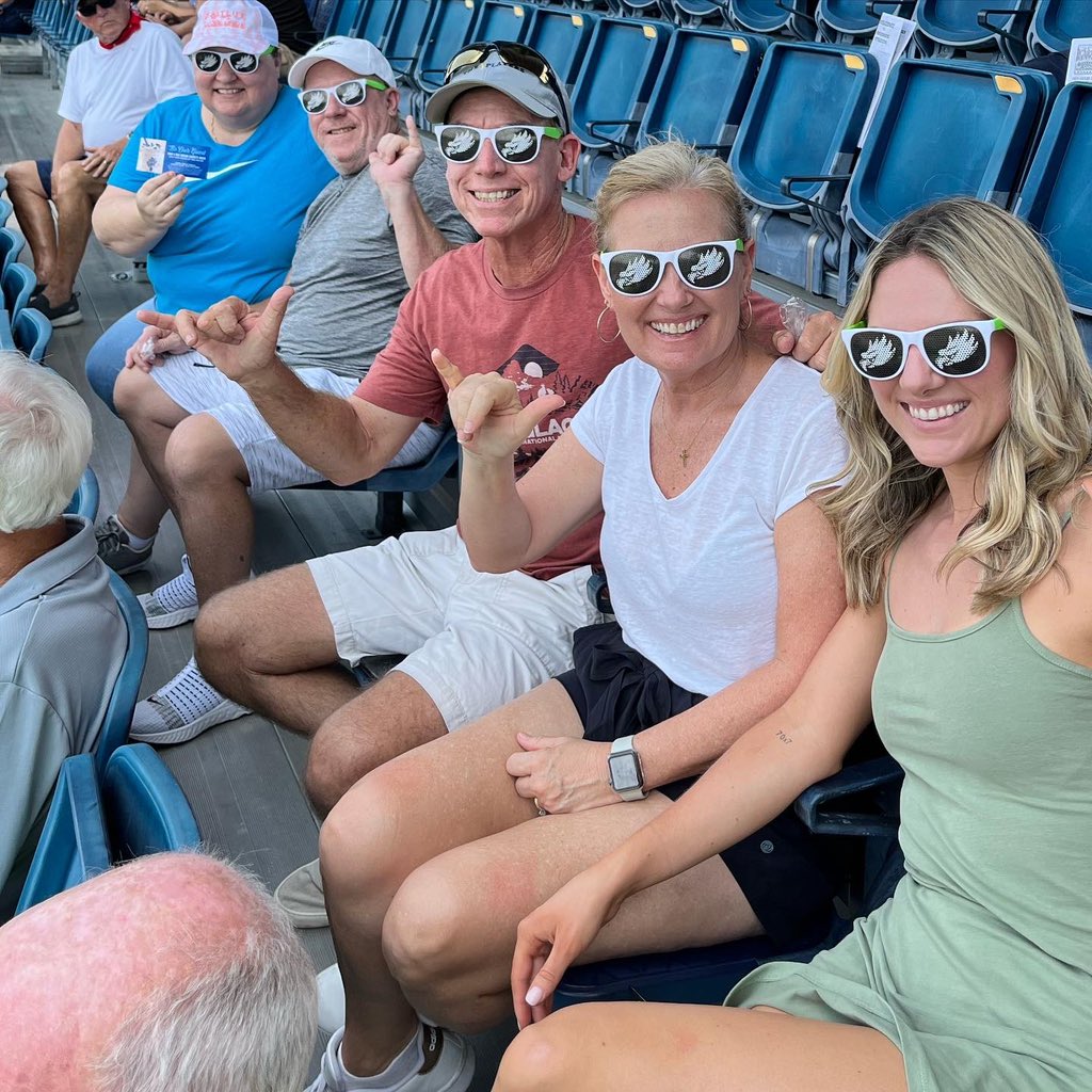 azultheeagle's tweet photo. Sights - from a Saturday at Swanson 😎

#WingsUp 💚💙🤙 https://t.co/v4dQIhTQwB