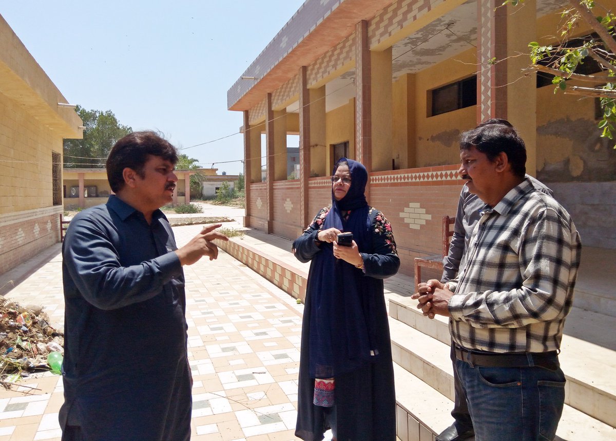 fepo_pk's tweet photo. Furqan Haider paid a visit with Zafar Iqbal Mughal Director Parks DMC East to Government Degree Girls College Green Belt Mehmoodabad to observe the opportunity of plantation on the premises. Prof. Anis Fatima Principal GDGC shared her efforts and  plan for planting potentially. https://t.co/RnYiDE7y5F