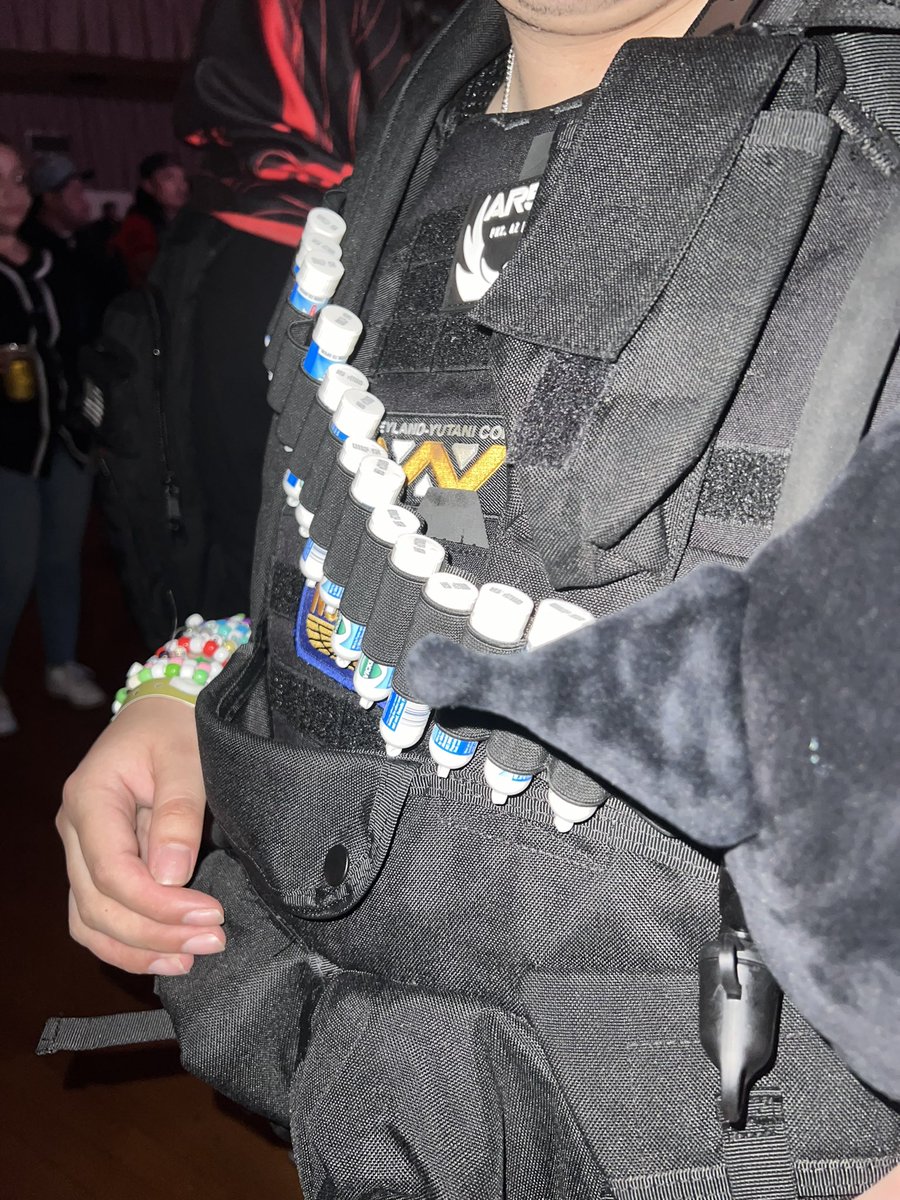 The security complimented my cinna chain before taking my Vicks away and then I see this inside bsfr