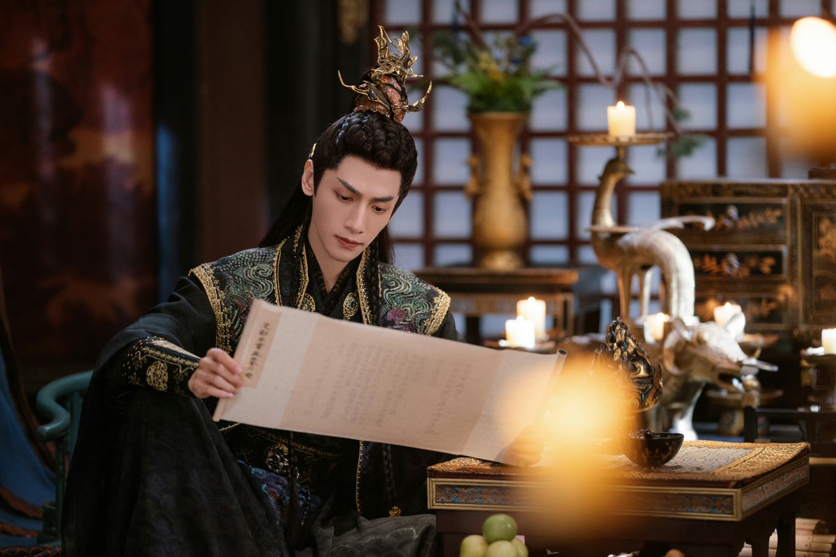 LuoYunxiBrazil's tweet photo. ❮#WEIBO︱📸︱LYX STUDIO❯  
—  Studio de #LuoYunxi lança novas fotos  do seu personagem no drama #TillTheEndOfTheMoon! 💙

"Imperador Jin.  E assista #CangJiumin continuar girando a roda de sua vida amanhã."

+

#罗云熙 #LeoLuo #TillTheEndOfTheMoon #LuoYunxi https://t.co/n2L3QBD2Et