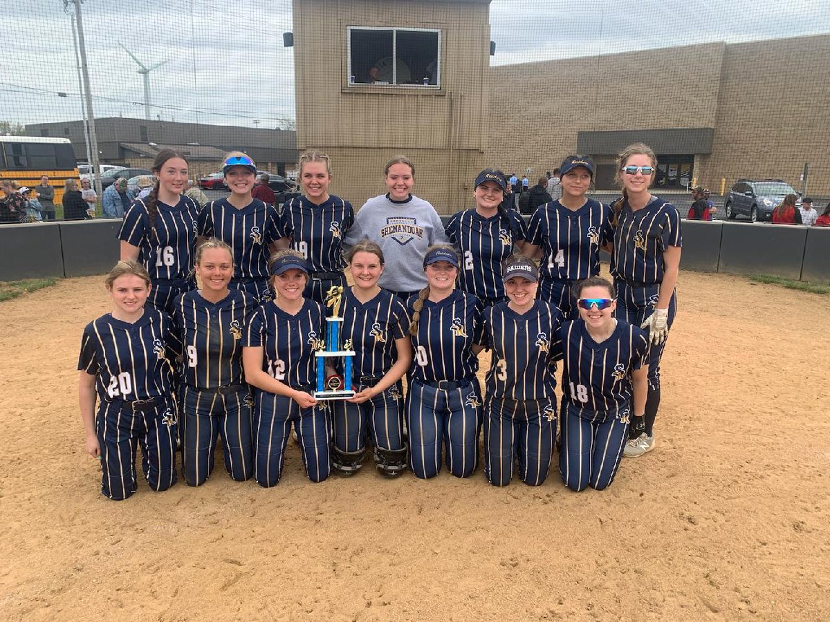 Here they are: Henry County Champs!! #BeShenandoah! #WinTogether! #3Peat!!