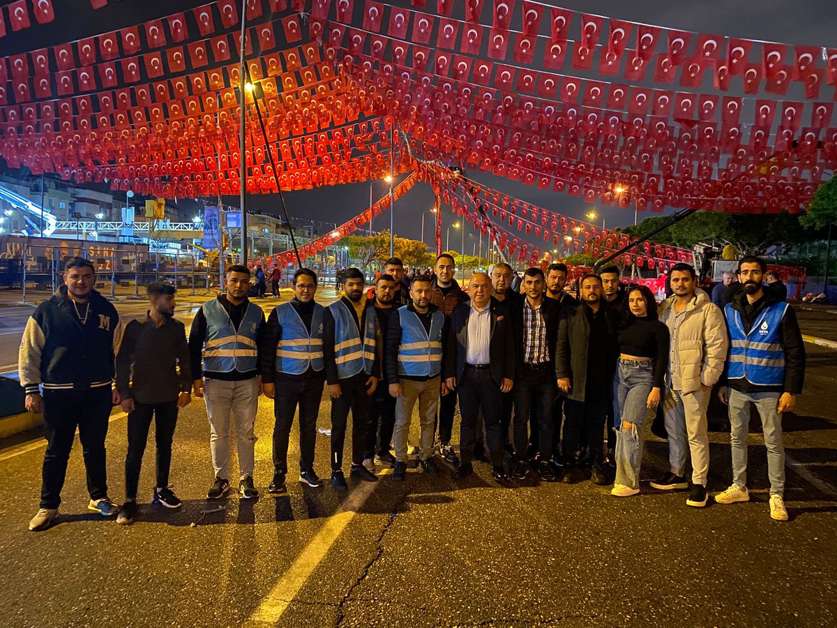 Muratpaşa DEVA Partisi Gençlik Çalışmaları Başkanlığı olarak miting alanında çalışmalarımız devam ediyor.

<a href="/alibabacan/">Ali Babacan</a> @emrekarasin_ <a href="/ozlemarlier/">Özlem Arlıer💧</a> <a href="/Emrahdelen007/">Emrahdelen</a> #muratpasadeva #alibabacan #muratpasadevagençlik #devapartisi