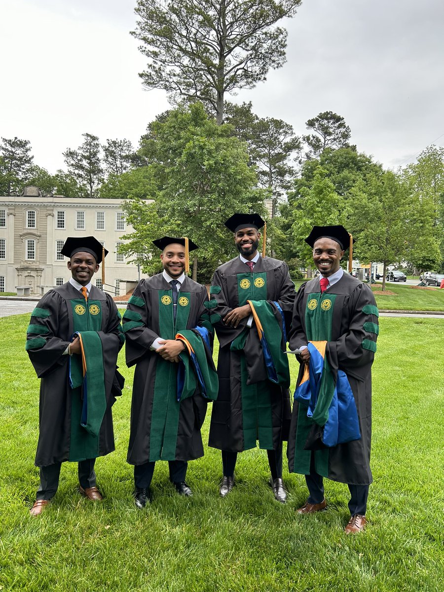 Excited to have graduated from Emory University School of Medicine! If you feel gracious, any monetary assistance can help me as I prepare to move for residency🙏🏾
Cashapp: $mattybrown39
Venmo: Matt-Brown-76
Zelle: QR code attached
#MedTwitter #Psych #medgradwishlist #MedEd