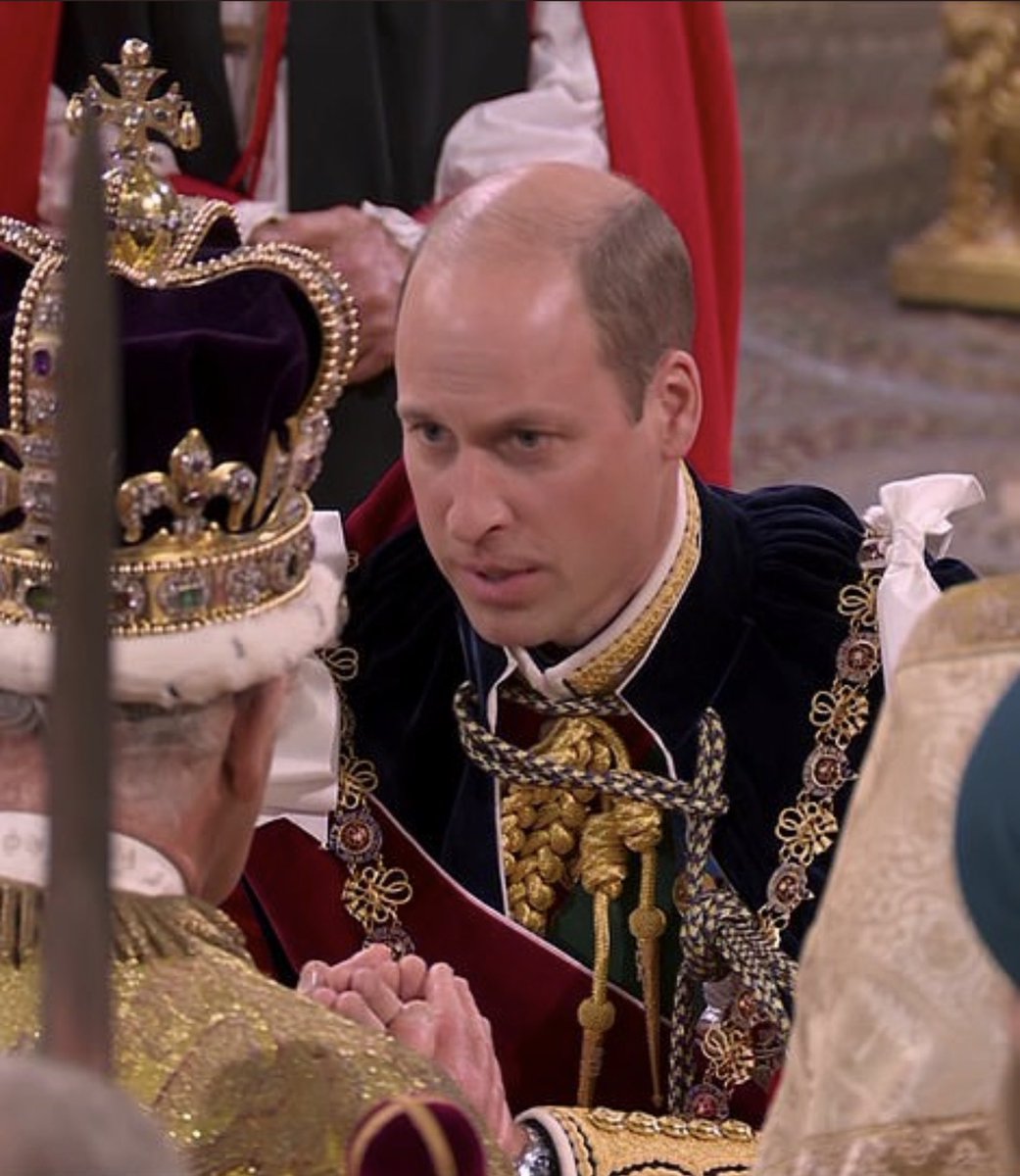 JenCarsonTaylor's tweet photo. The intensity of this moment:

The Prince of Wales pledges allegiance
The King responds with an emotional “Thank you, William.” https://t.co/pwf3D4NMdH