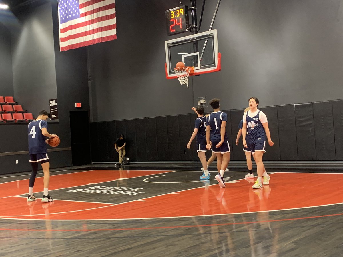 GreggRosenberg1's tweet photo. Day-2 of the #BashintheDesert. 17U today. We have Swish365 (Higley) vs New Mexico D1 2024-2. @PrepHoopsAZ https://t.co/vB1xdQ7hzy