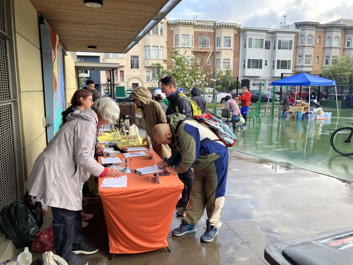 walksf's tweet photo. The first ever #SFStairChallenge is here!
We’re sold out & the rain isn’t keeping the intrepid walkers away. Share your photos from the wall for a chance to win prizes. #IWalkSF https://t.co/iN4TcNAI23