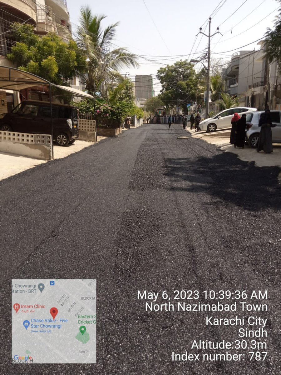 DCKhiCentral's tweet image. Just in: Road carpeting done by DMC Central in various streets of Block L North Nazimabad! #KarachiDevelopment #BetterInfrastructure