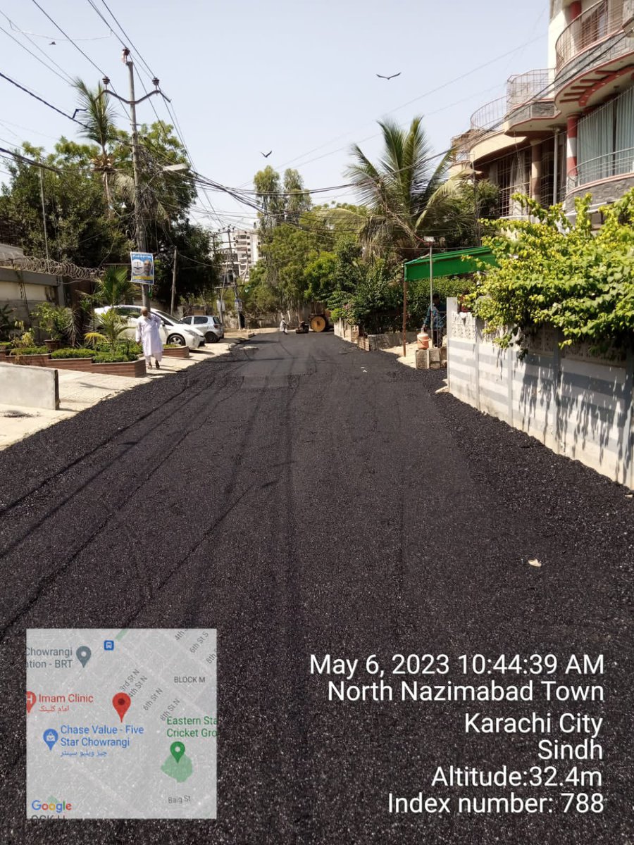 DCKhiCentral's tweet image. Just in: Road carpeting done by DMC Central in various streets of Block L North Nazimabad! #KarachiDevelopment #BetterInfrastructure