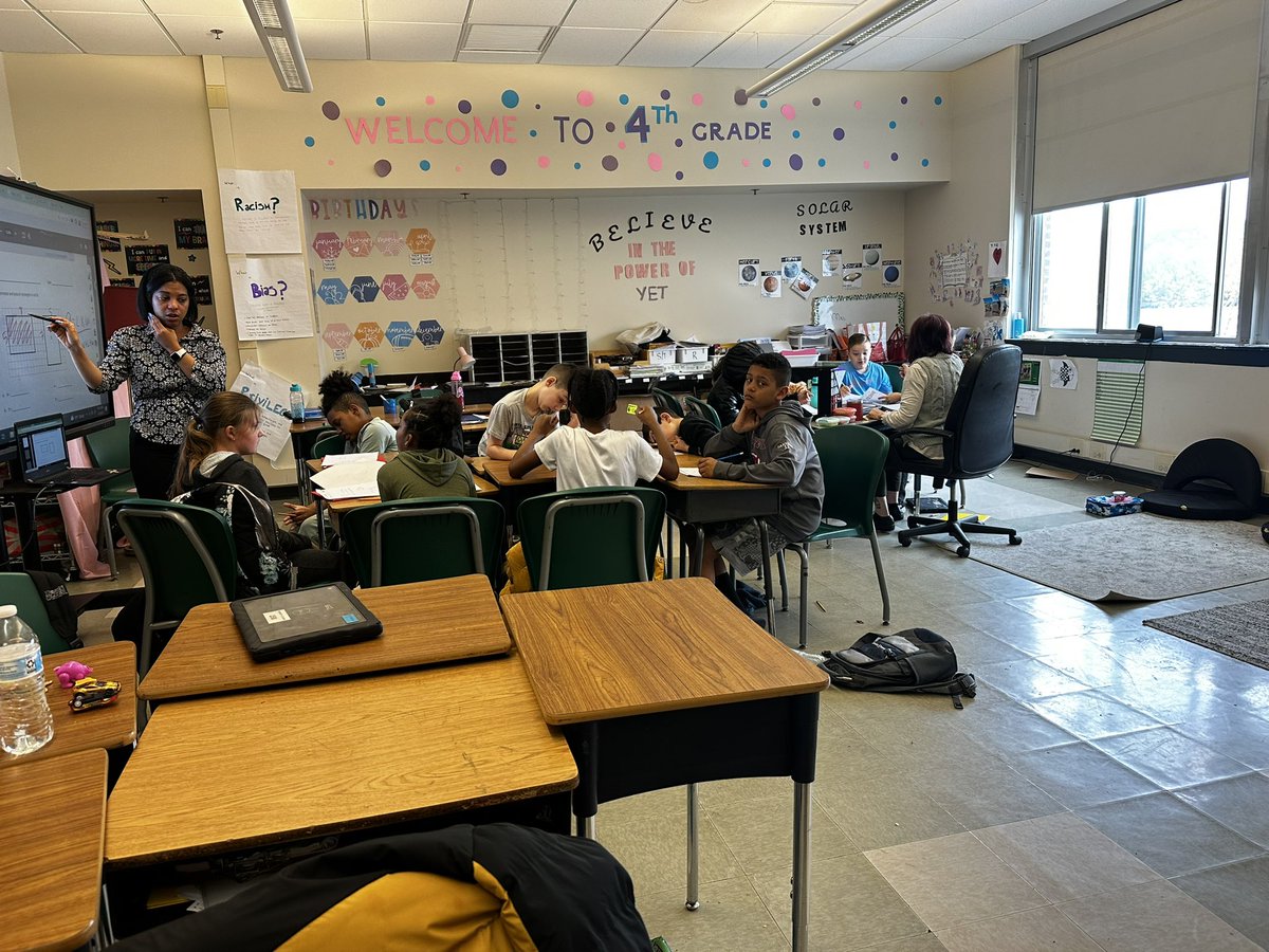 ElizabethGroll1's tweet photo. Math Pods in 4th have been running so well! ❤️ Students are getting their grade level lesson with Mrs. Hilario, fluency practice with Mrs. Springer’s support and differentiated skills lessons with IXL and Mrs. Grolley! #ittakesavillage #teamworkmakesthedreamwork @GreenIslandUFSD https://t.co/08FRivUJmF