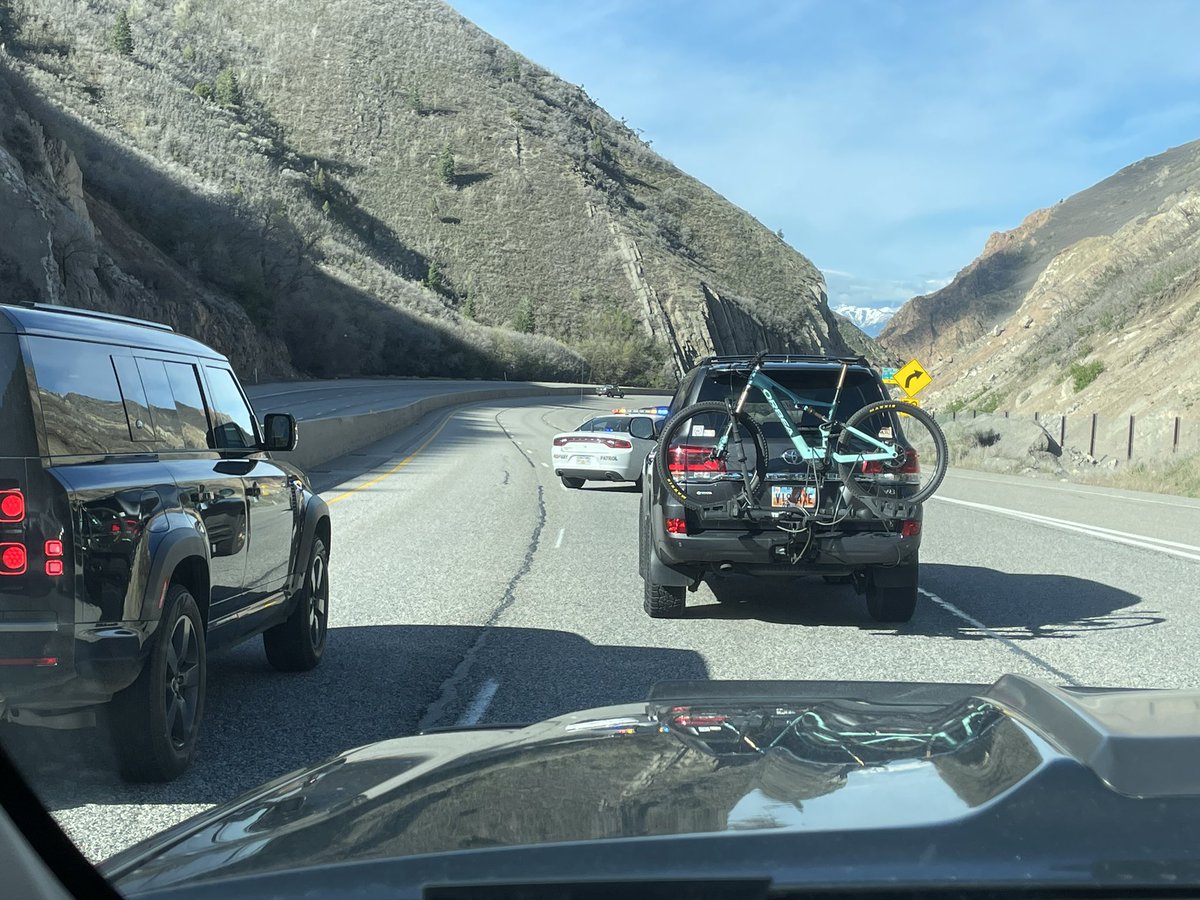 theMJF's tweet photo. @UDOTTRAFFIC what’s happening on I-80 Parleys Canyon? Dead stop. No reports. https://t.co/zs9udhnfBJ