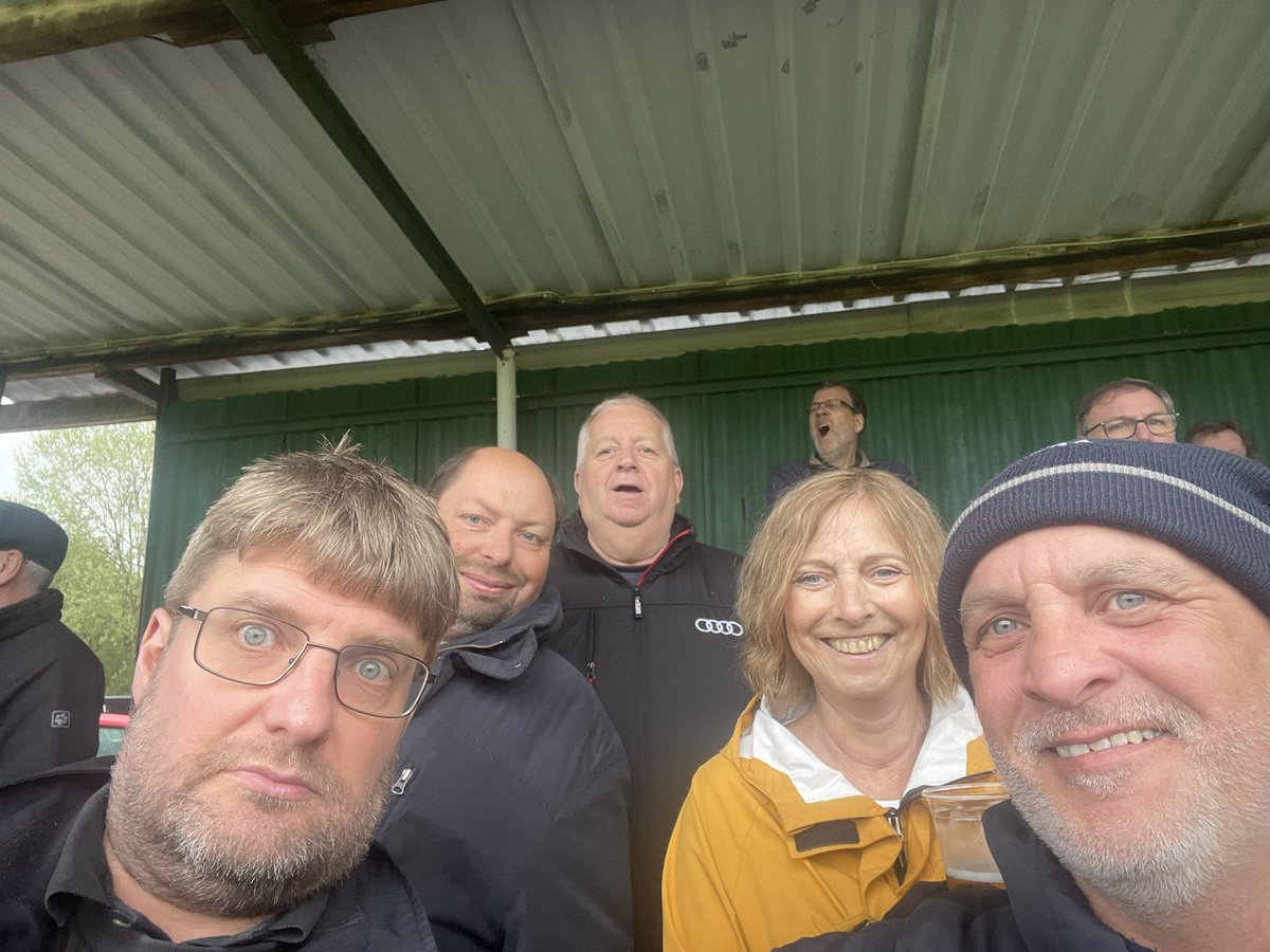 keepo19's tweet photo. At Epsom & Ewell play off final @bornatotter . 1-0 Salts at half time. Some #badvibes and #dirtyvibes down at The Grove https://t.co/kHoPPmhvYD