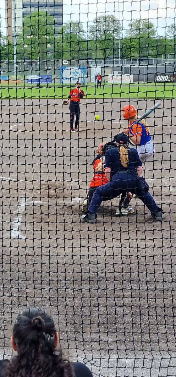 2nd win over Onze Gezellen, 8-1 in 6 innings