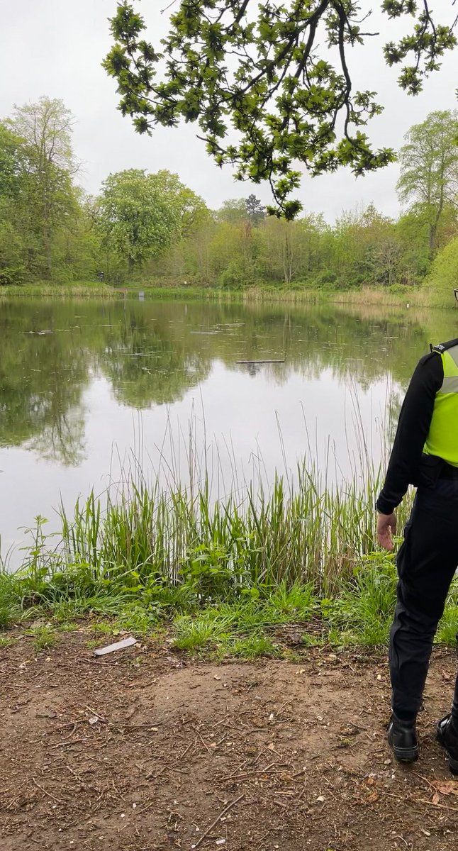 AcocksGreenWMP's tweet photo. Officers from the Acocks Green team are out and about this evening engaging with members of the public in ASB hotspots across the neighbourhood! If you see us around stop us and say Hi๐ #neighbourhoodpolicing #opintrusive #wmp https://t.co/ud1mCxbaM7