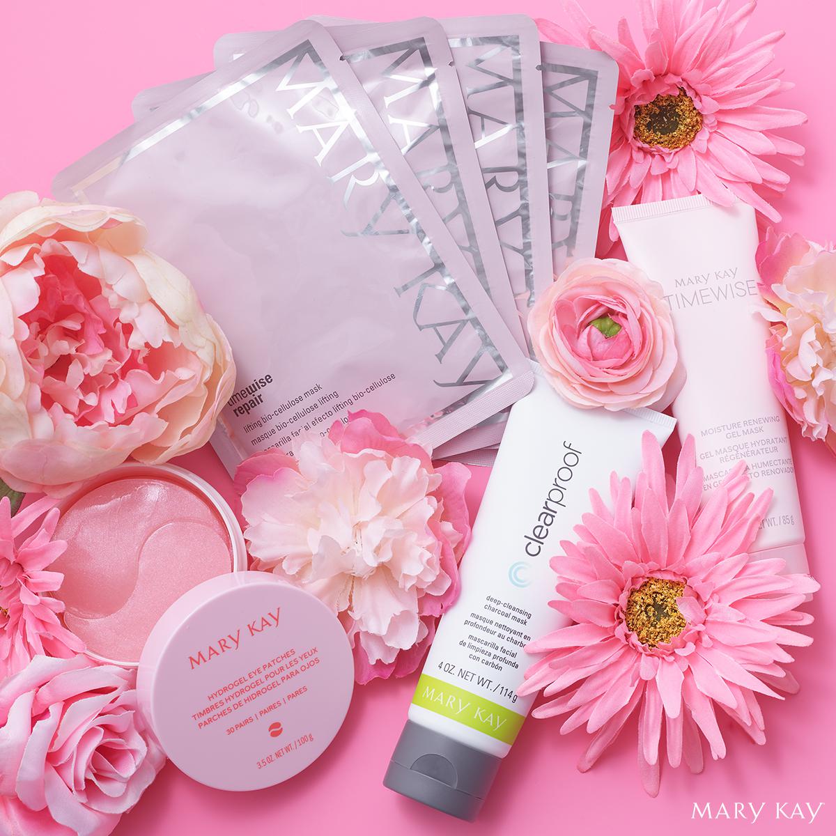Why not give Mom her flowers and more this #MothersDay with some sweet gifts from #MaryKay? 😊 💐 How are you pampering your mom this year? 👩