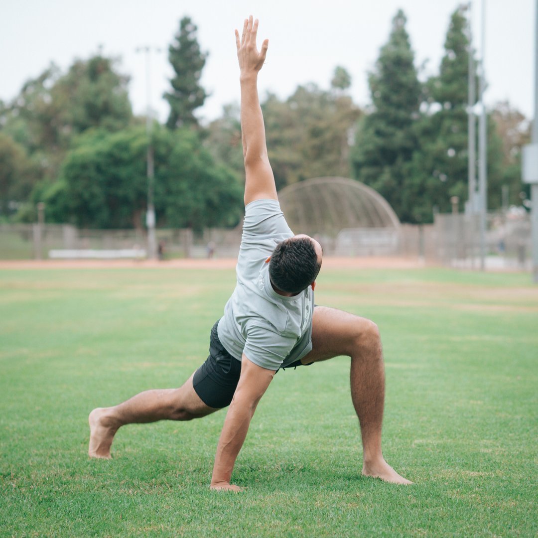 MPfit4life's tweet image. #SaturdaySweat 💪🏽
If you can’t make it to the gym, we have a workout you can easily incorporate into your day.

25 High knees
30 second plank hold
15 situps
15 tricep dips
5 Burpees
Repeat x3
Rest and stretch
.
.
.
.
.
#mpfit4life #manhattanks #performancetraining #sportsenhanc