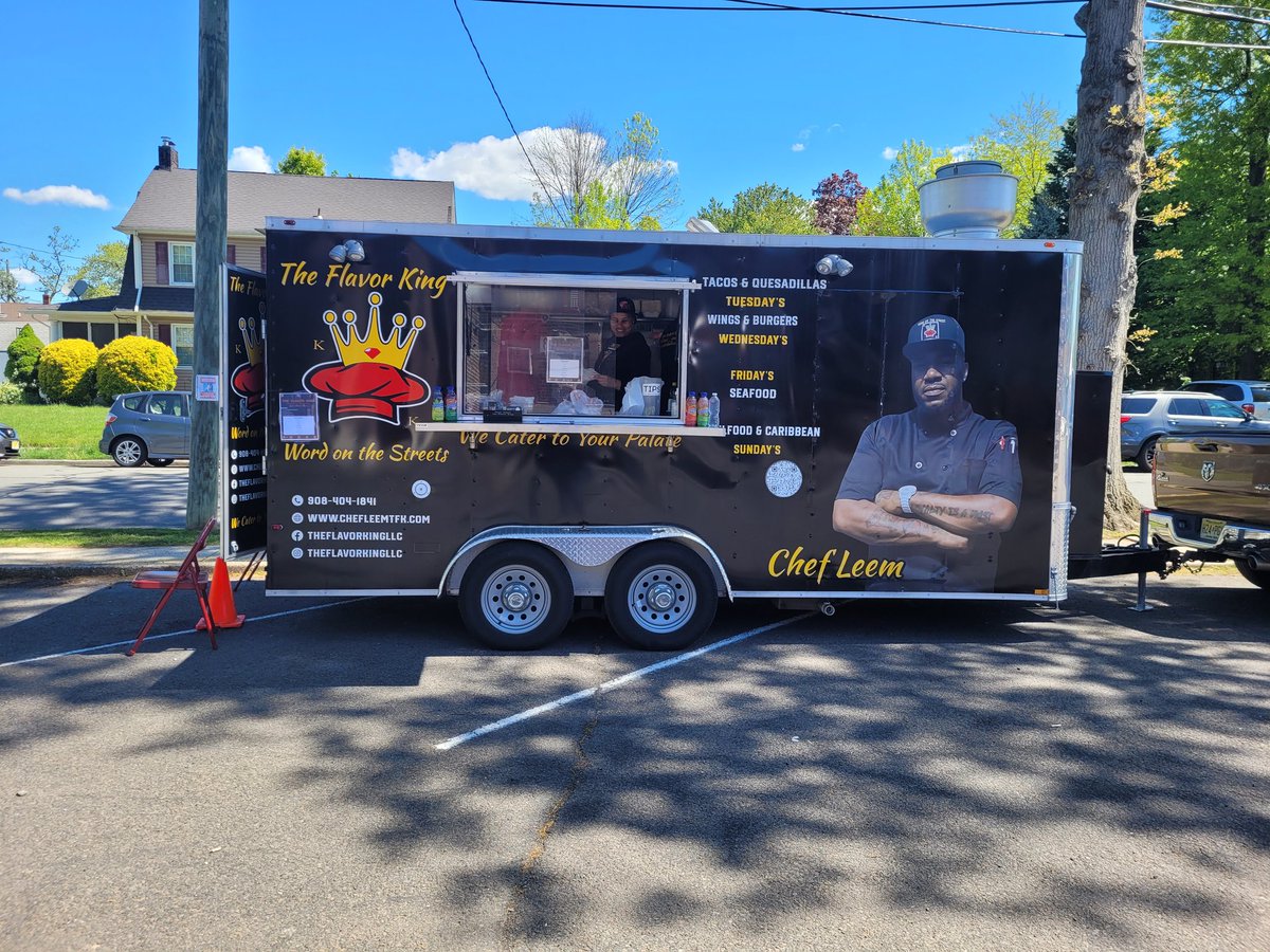 What an incredible Mother's Day Shop Vendor event/mini-Food Truck Festival happening right now 11-4pm.  @RESRahway #RahwayRocks #rahwaypublicschools #rahway #comeondown #retweet @tlynch_beer @PrincipalShoieb @RahwayCI