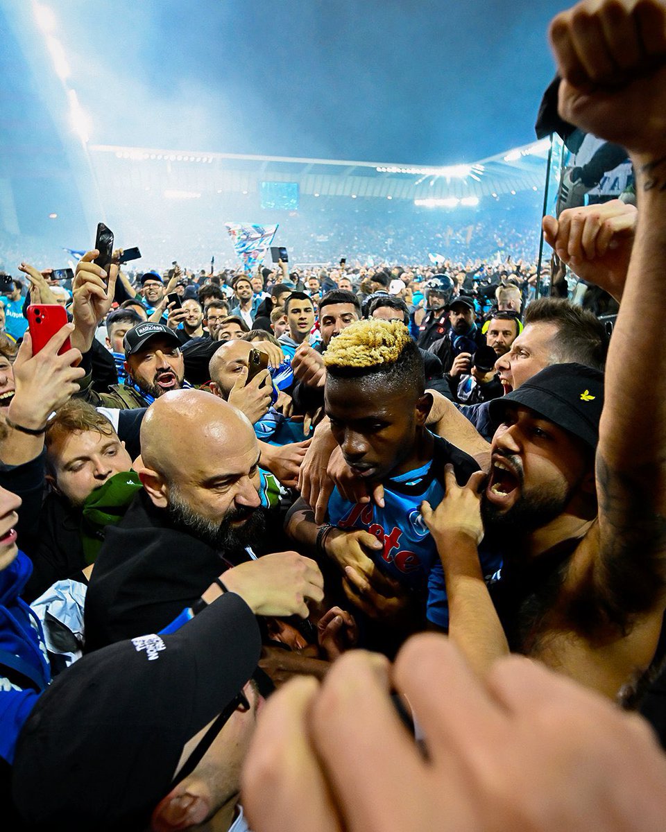 TheMahleek's tweet photo. THE REAL NEW KING OF NAPLES! 👑💙 https://t.co/KcUwew6IDL