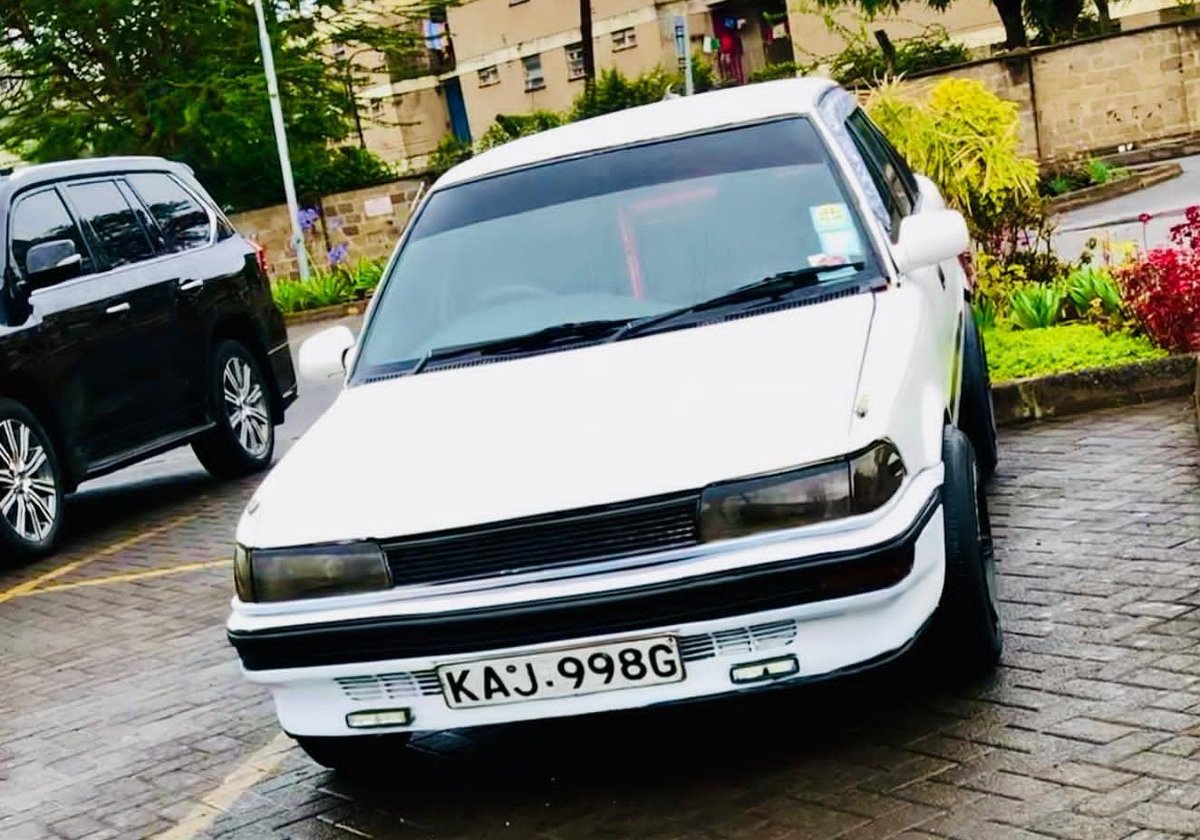 gari_za_kenya_'s tweet photo. The Toyota Corolla
ae91                or                 Ae100 https://t.co/vavUirArik