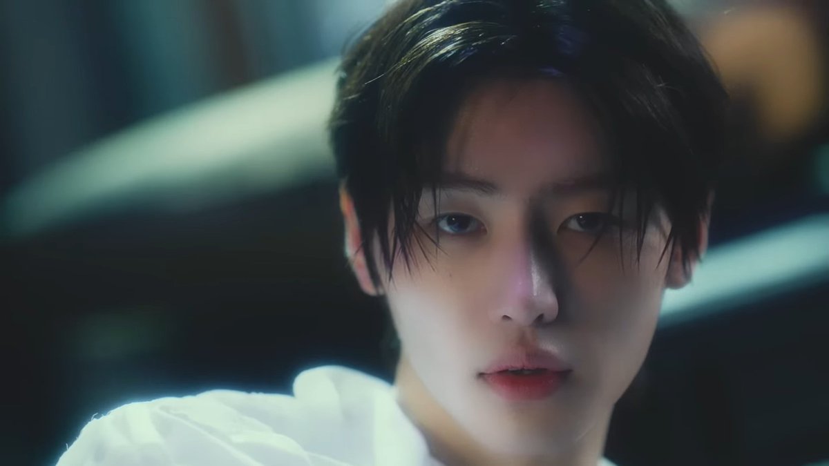 archiveofhoon's tweet photo. main character https://t.co/nbpHjszkzl