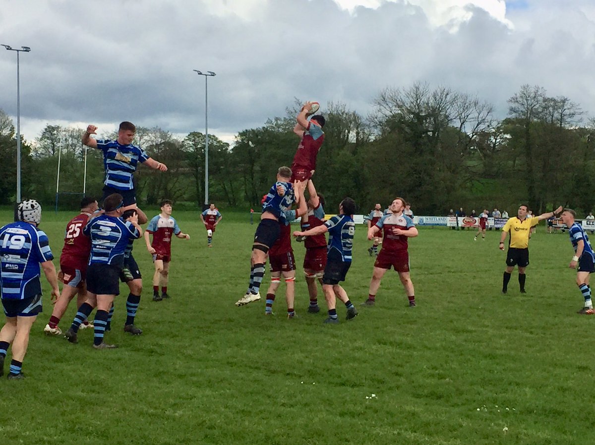 Y sgôr ar ddiwedd gêm glos yn Sanclêr:
<a href="/stclearsrfc_XV/">St Clears RFC 🐗</a> 24
<a href="/LampeterTownRFC/">Lampeter Town RFC</a> 28
Da iawn Llanbed.