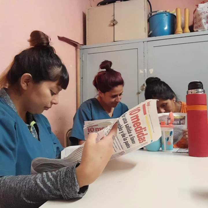 lualdidiego's tweet photo. #BuenSabado
Está semana cierre del mes de la prensa debatiendo las #10medidas para una salida a favor del pueblo y de la patria. Asamblea en el barrio San Cristóbal y en Retiro con los vecinos. #SemanarioHoy https://t.co/8ZezhfkTxK