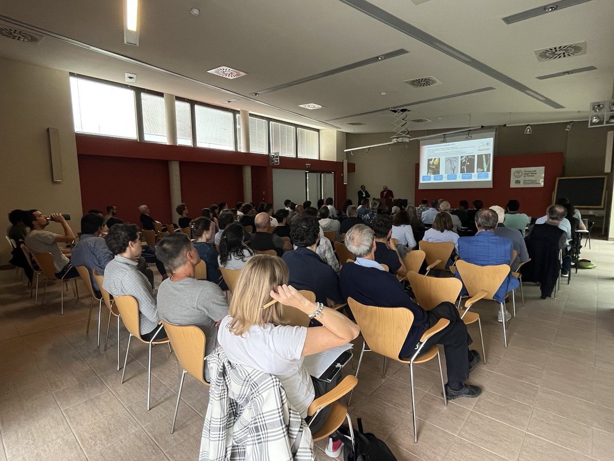 VladiGuarnaccia's tweet photo. Let’s talk about grapevine trunk diseases in Piedmont. Such a nice team with #DISAFA and @LauraMugnai3
Thanks to so many participants growers and big companies!! https://t.co/CZDYdNIaIk