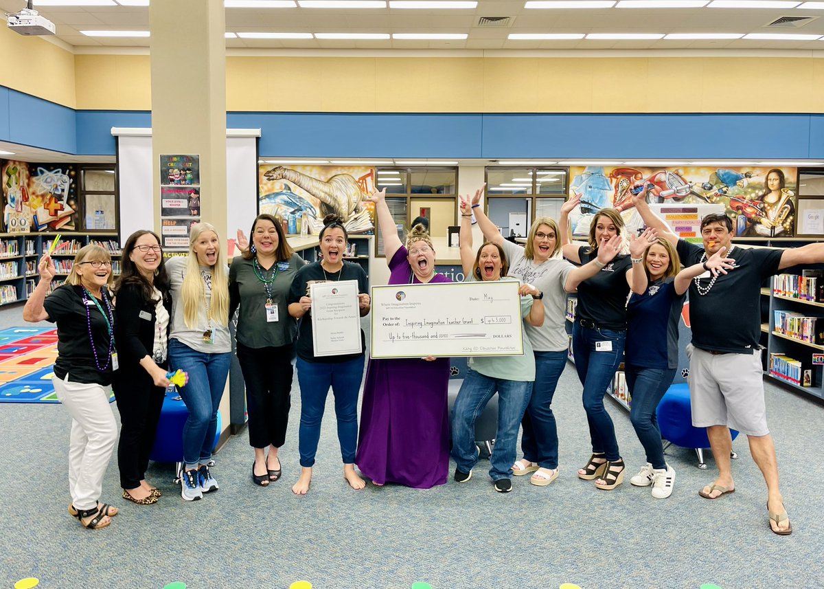 Alyssa Boudny tweet media